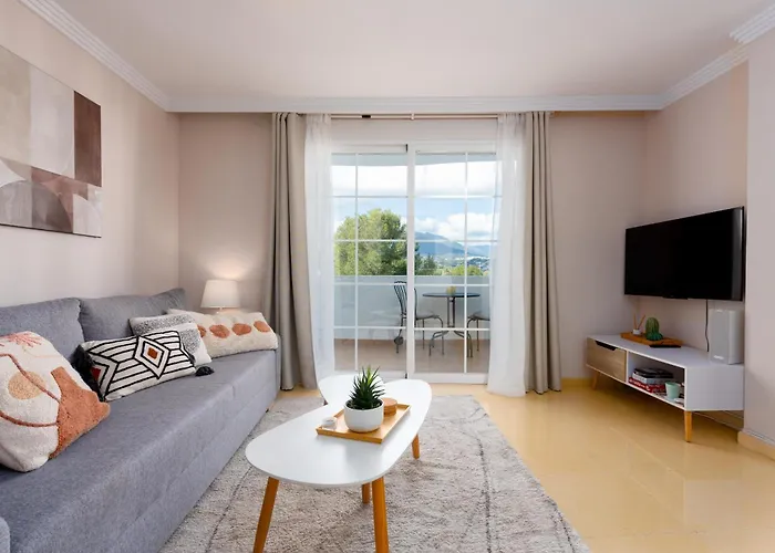 Good Vibes, Roomy In Prime Location